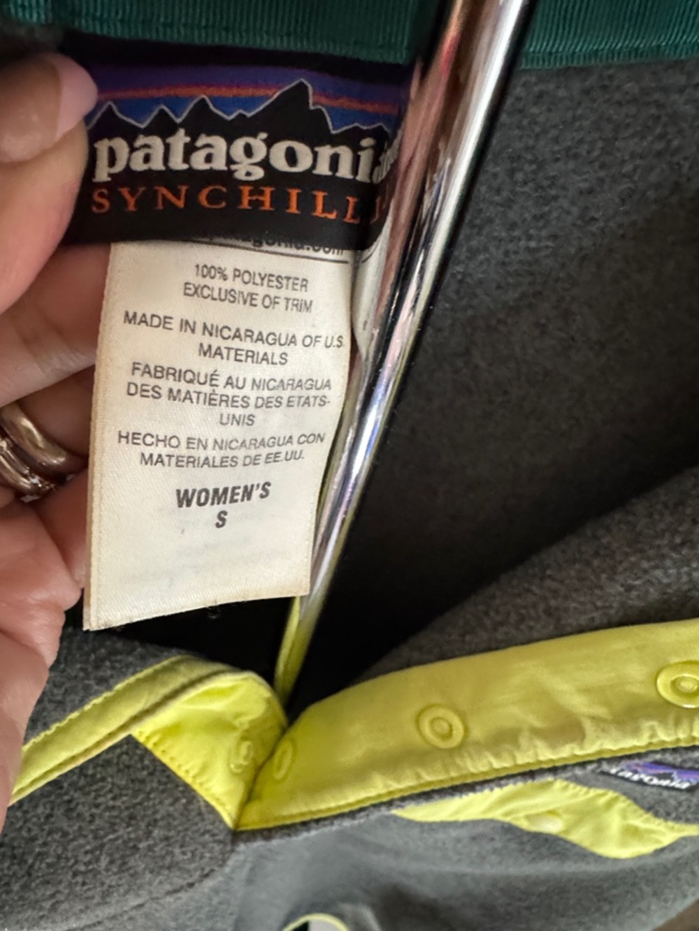 Patagonia Charcoal Fleece Snap Pullover with Yellow Accents - Picture 3 of 3